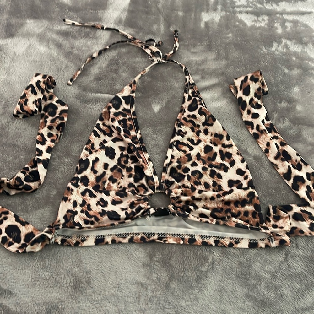Leopard print top